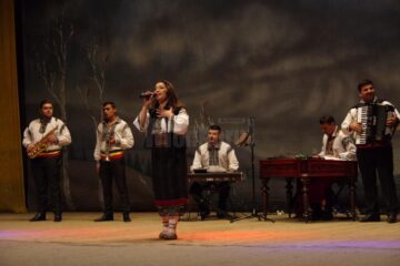 Laura Olteanu și taraful ei