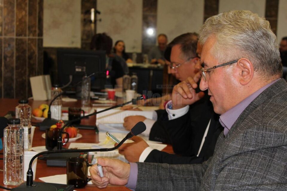 Ion Lungu: „În prezent, clădirea nu dispune de instalații de încălzire/răcire, încât temperaturile din incintă sunt apropiate de cele de afară" Ion Lungu: „În prezent, clădirea nu dispune de instalații de încălzire/răcire, încât temperaturile din incintă sunt apropiate de cele de afară"