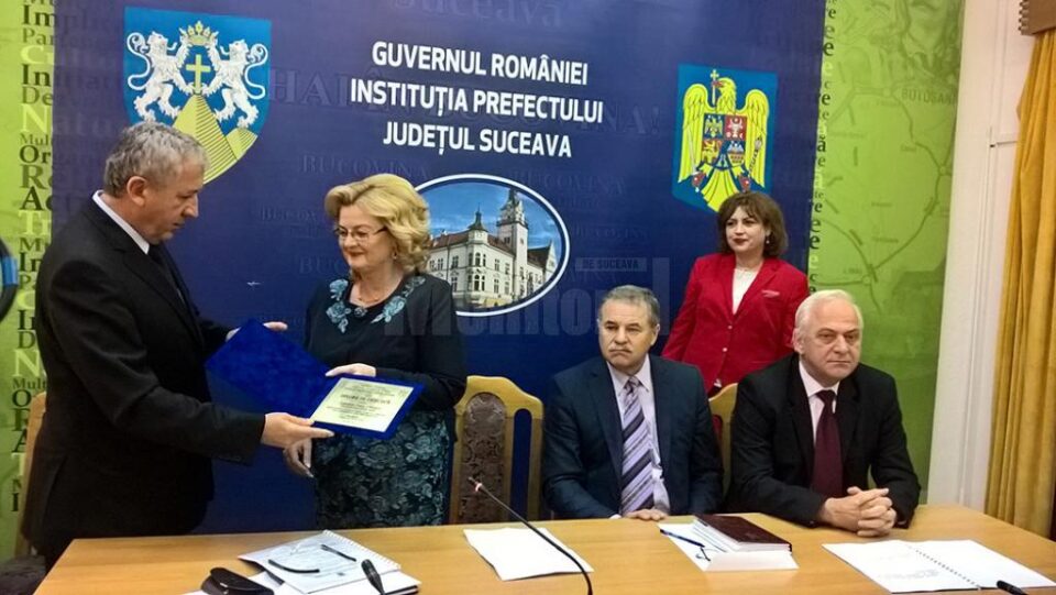 Paula Luminița Chihai a primit din partea prefectului "diploma de excelență" pentru întreaga sa activitate Paula Luminița Chihai a primit din partea prefectului "diploma de excelență" pentru întreaga sa activitate