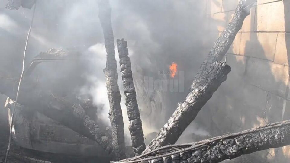 Puternic incendiu la Mălini