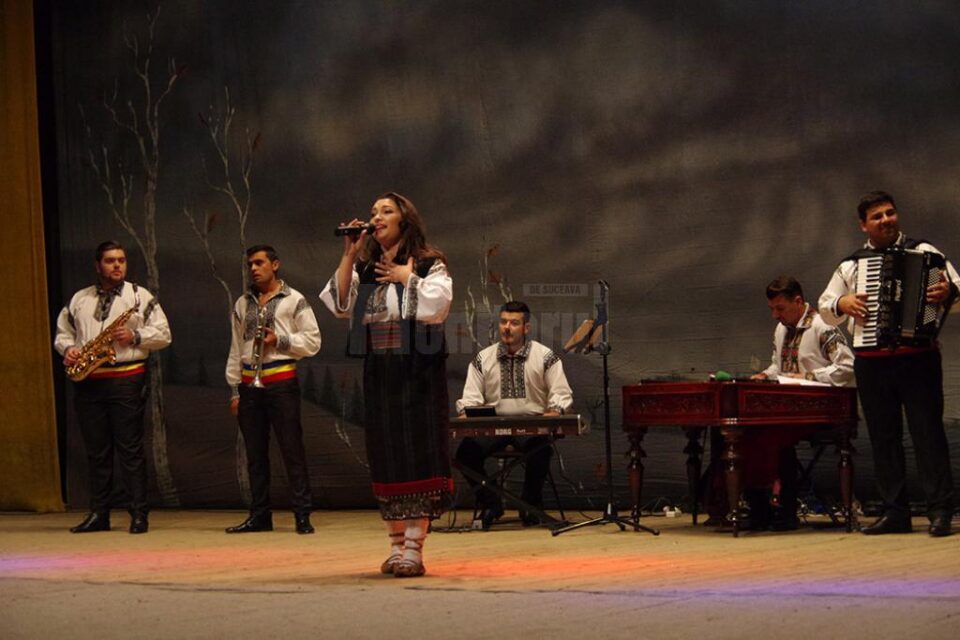 Laura Olteanu și taraful ei