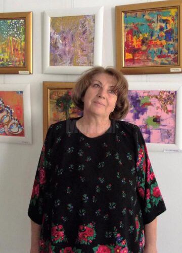 „Grădinile ascunse” sau implozia și explozia culorii