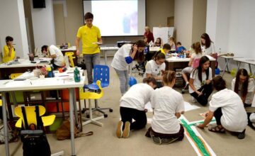 24 de copii au participat la atelierul de pictură „Un cerc de prieteni – desenăm împreună”, la Muzeul de Istorie