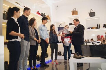 Premii de excelență oferite de fabrica de încălțăminte Denis, la Cluj