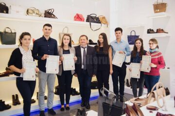 Premii de excelență oferite de fabrica de încălțăminte Denis, la Cluj