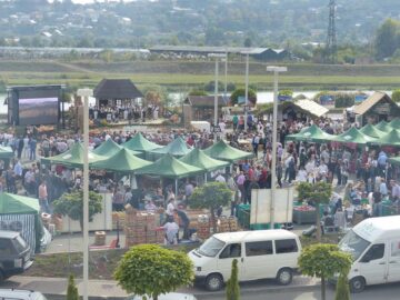 Mii de suceveni, și nu numai, au vizitat standurile expozanților prezenți la ediția de anul acesta a Târgului de Toamnă „Produs în Bucovina”