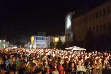 Distracție la USV, cu Vunk, la deschiderea anului universitar