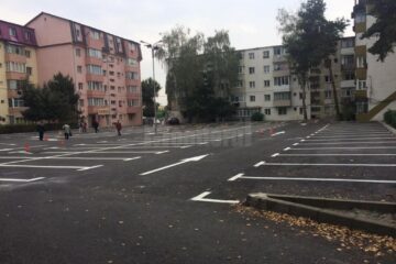 Parcarea de reședință de lângă Piața Mică din Suceava, modernizată complet