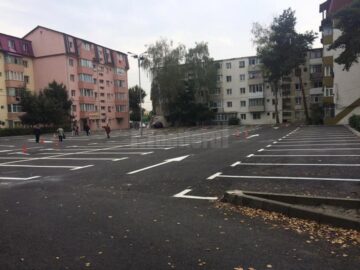 Parcare de reședință de 2.500 de mp, lângă Piața Mică, modernizată complet
