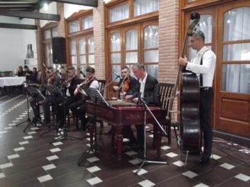 „Zicălașii” au readus la Solca, după un secol, cântecele lăutarilor de odinioară