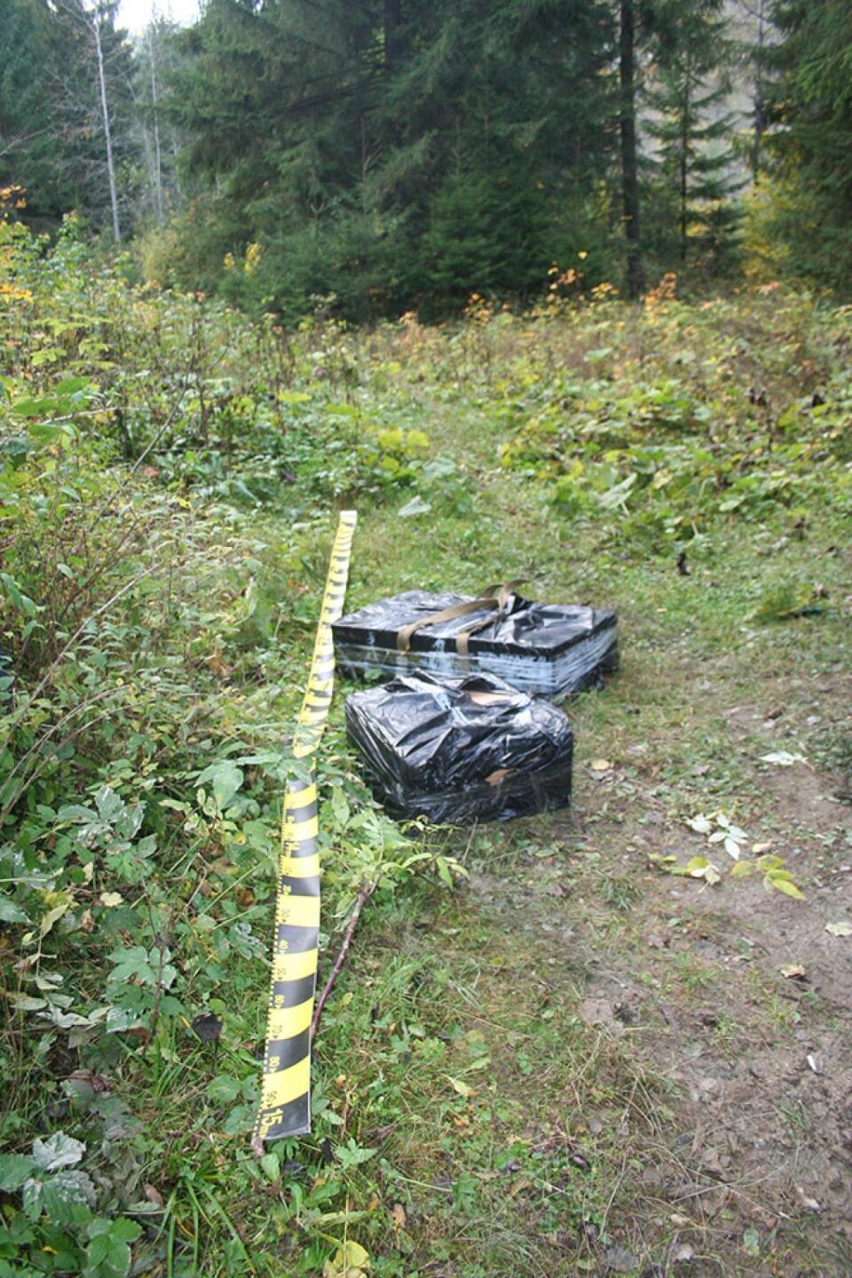 Focuri de avertisment pentru reținerea unui contrabandist de țigări