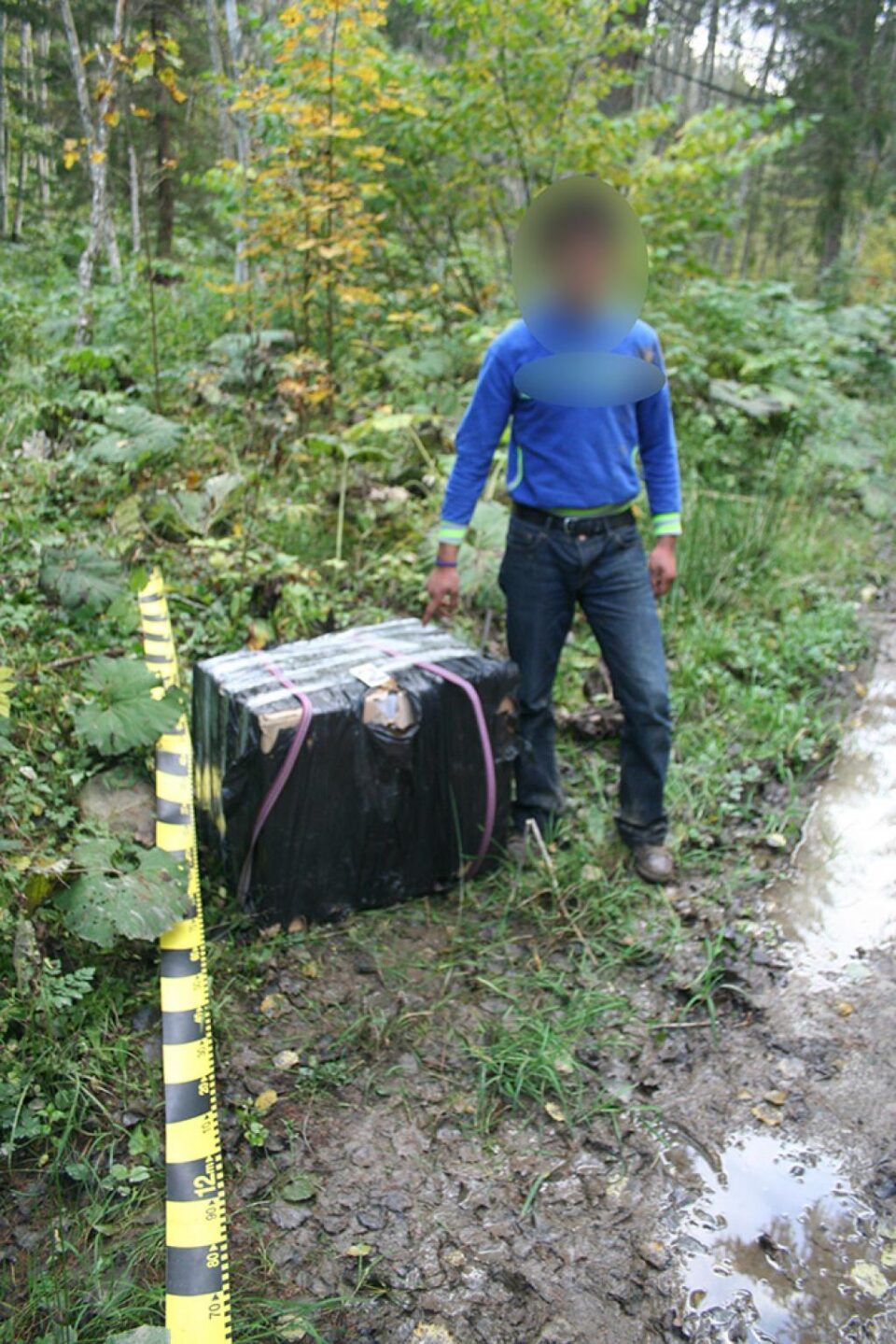 Focuri de avertisment pentru reținerea unui contrabandist de țigări