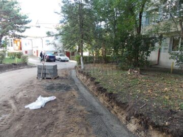 Extinderea străzii, în detrimentul spațiului verde, a stârnit nemulțumirea unora dintre locuitorii din zonă