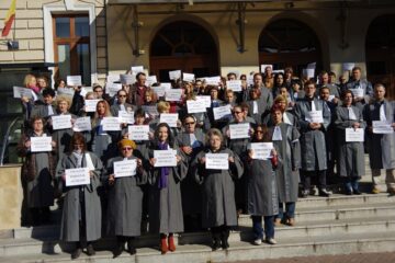 Activitatea instanțelor de judecată, blocată ieri timp de două ore