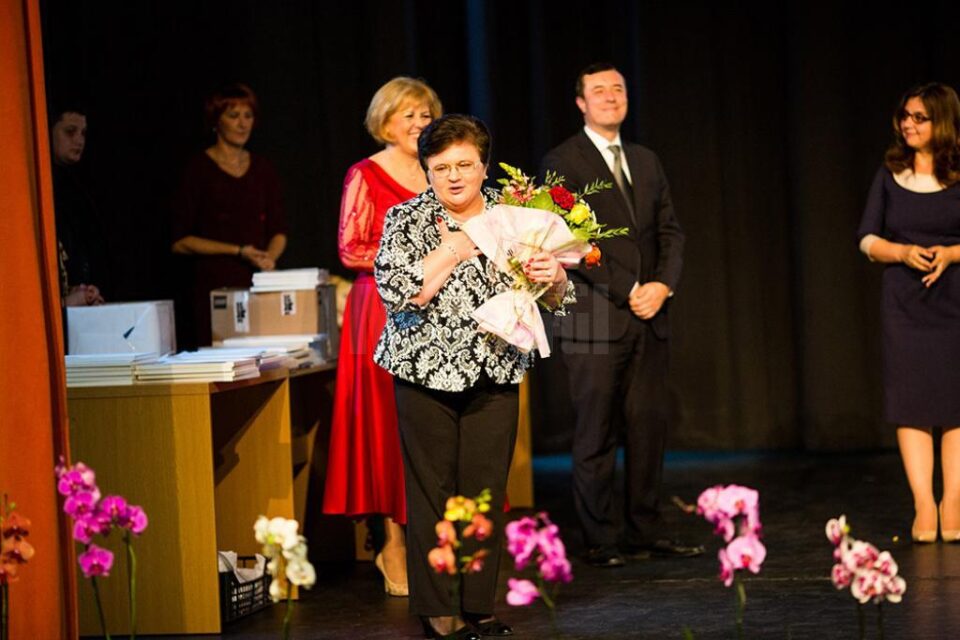 Certificate de recunoaștere pentru sucevenii merituoși și recital de pian susținut de Raluca Știrbăț