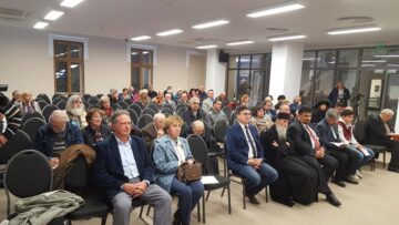 Plăci comemorative pentru marcarea deportării evreilor în Transnistria, în cinci gări și sinagogi din județul Suceava