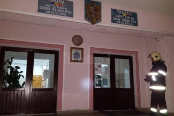 Primăria Frătăuții Vechi, una din cele șapte unităților administrativ-teritoriale la care ușile erau închise