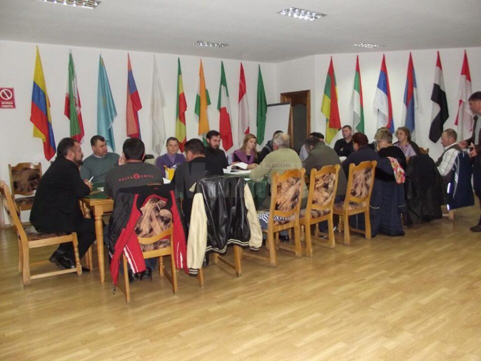 Instruire cu instructorii așezămintelor culturale