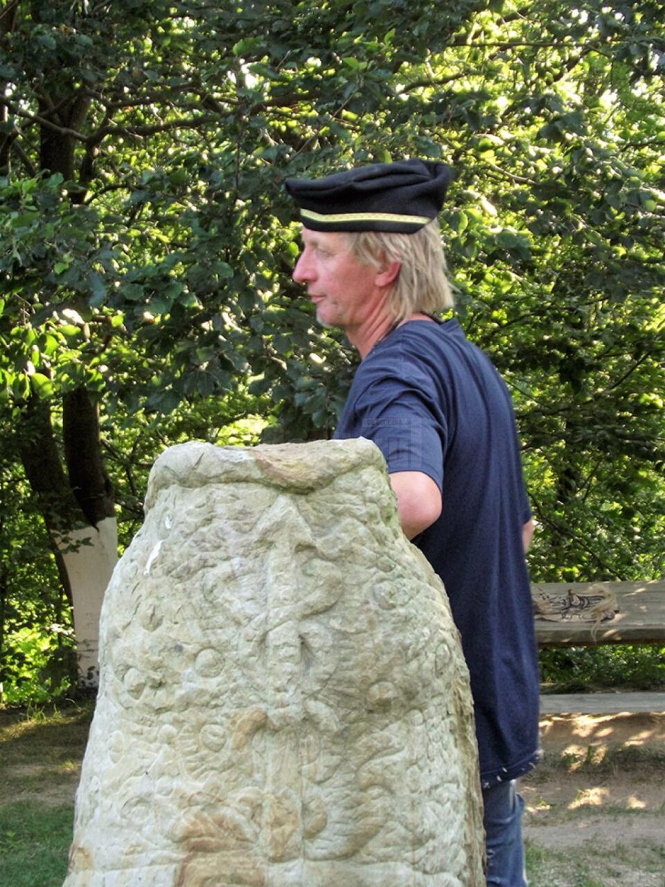 Sculptorul Bolek Maierik