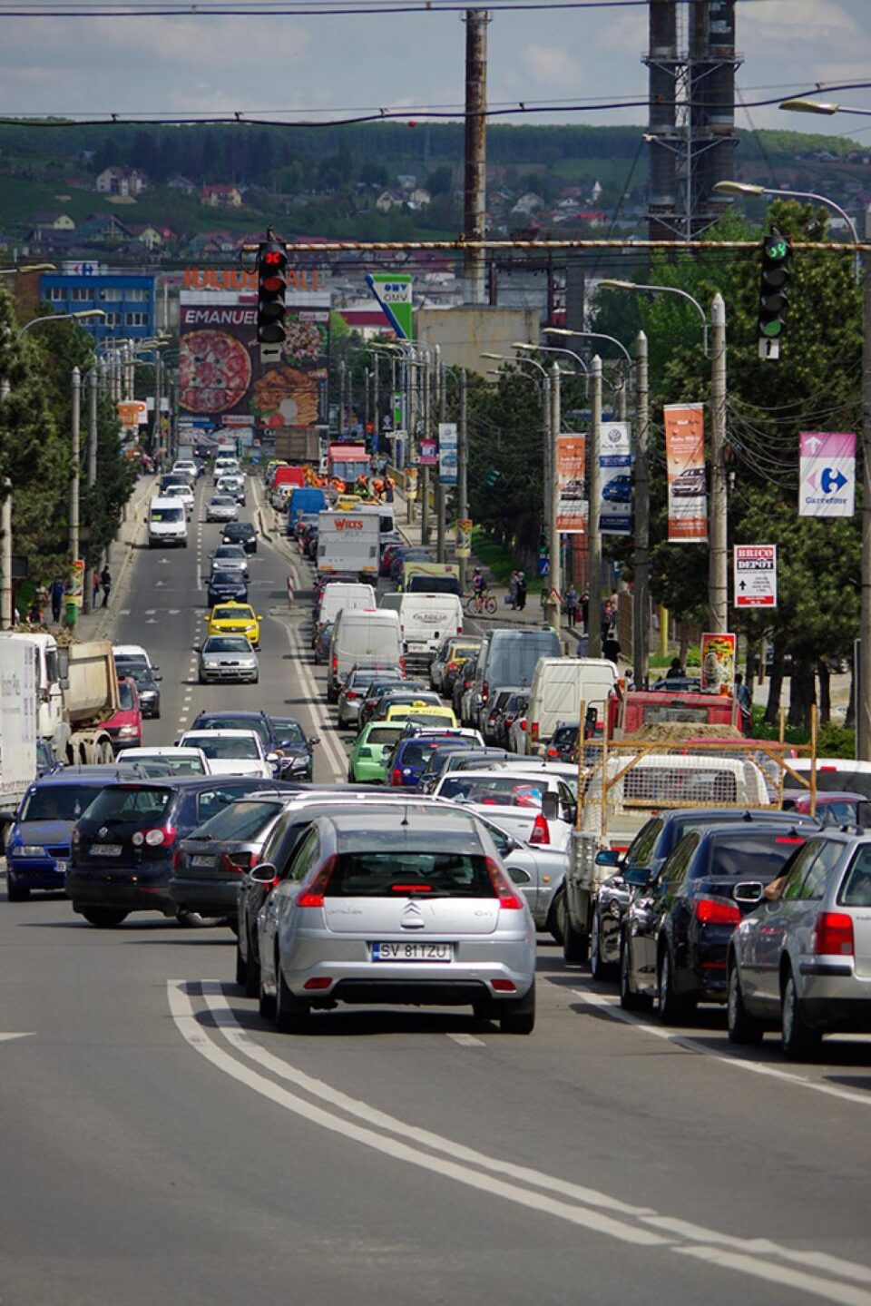 Suceava, pe primele locuri din țară în rândul județelor cu un număr mare de vehicule în circulație Suceava, pe primele locuri din țară în rândul județelor cu un număr mare de vehicule în circulație