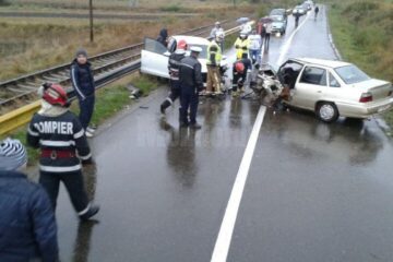 Impactul dintre cele doua masini a fost deosebit de violent