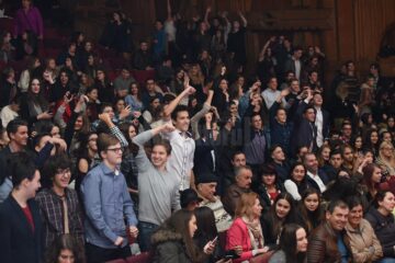 Farmecul Parisului și talentele de la Moulin Rouge, prezente la Balul Bobocilor de la CN „Ștefan cel Mare”. Foto: ArTiStul