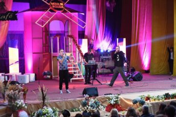 Farmecul Parisului și talentele de la Moulin Rouge, prezente la Balul Bobocilor de la CN „Ștefan cel Mare”. Foto: ArTiStul