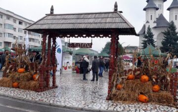 La Fălticeni a avut loc cea de-a XIII-a ediție a Târgului Mărului