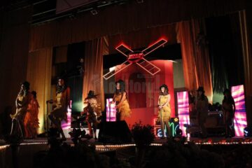 Farmecul Parisului și talentele de la Moulin Rouge, prezente la Balul Bobocilor de la CN „Ștefan cel Mare”. Foto: ArTiStul