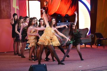 Farmecul Parisului și talentele de la Moulin Rouge, prezente la Balul Bobocilor de la CN „Ștefan cel Mare”. Foto: ArTiStul