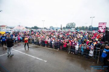 Sute de părinți si copii au înfruntat vremea rea pentru a fi alături de Gașca Zurli