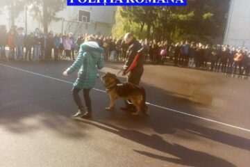 Câinele polițist i-a impresionat pe elevi prin demonstrațiile făcute