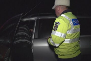 Echipajele de polițiști au verificat documentele și cauciucurile
