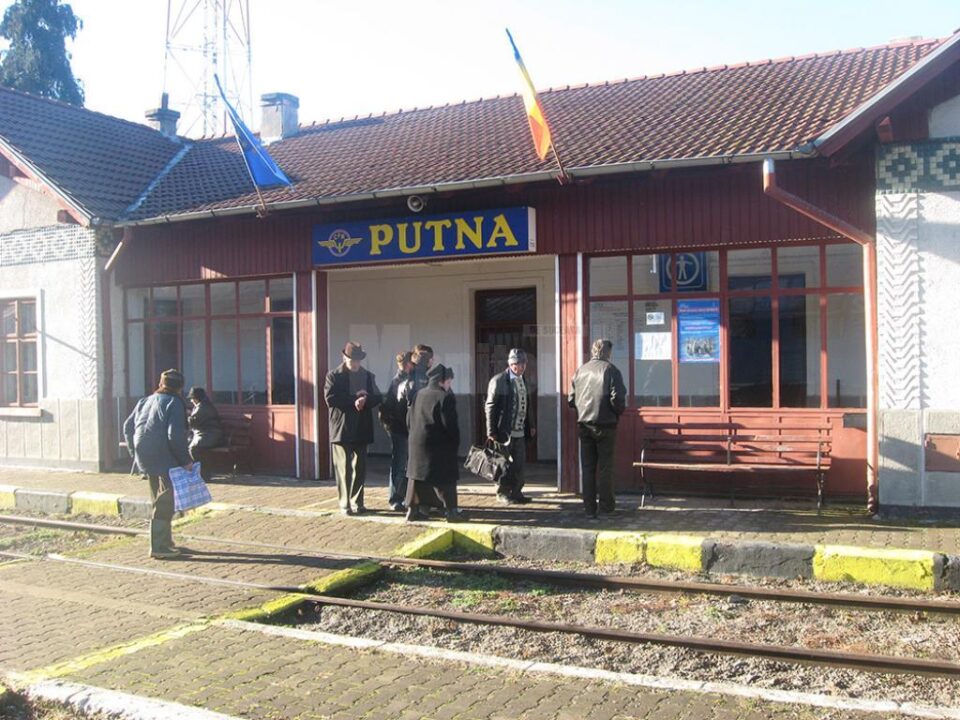 Gara Putna