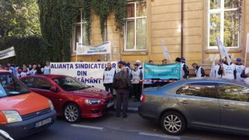 Aproximativ 7.000 de profesori suceveni așteaptă recuperarea unor drepturi bănești