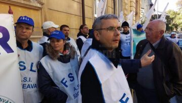 Aproximativ 7.000 de profesori suceveni așteaptă recuperarea unor drepturi bănești