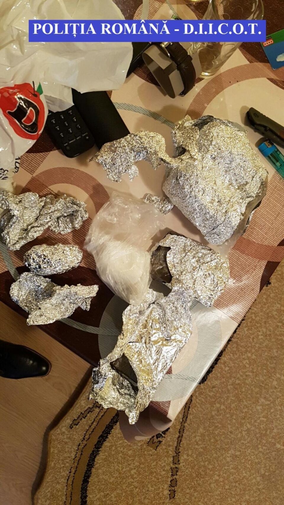 Rețea de traficanți de droguri, vizată de 14 percheziții în județele Suceava și Mureș