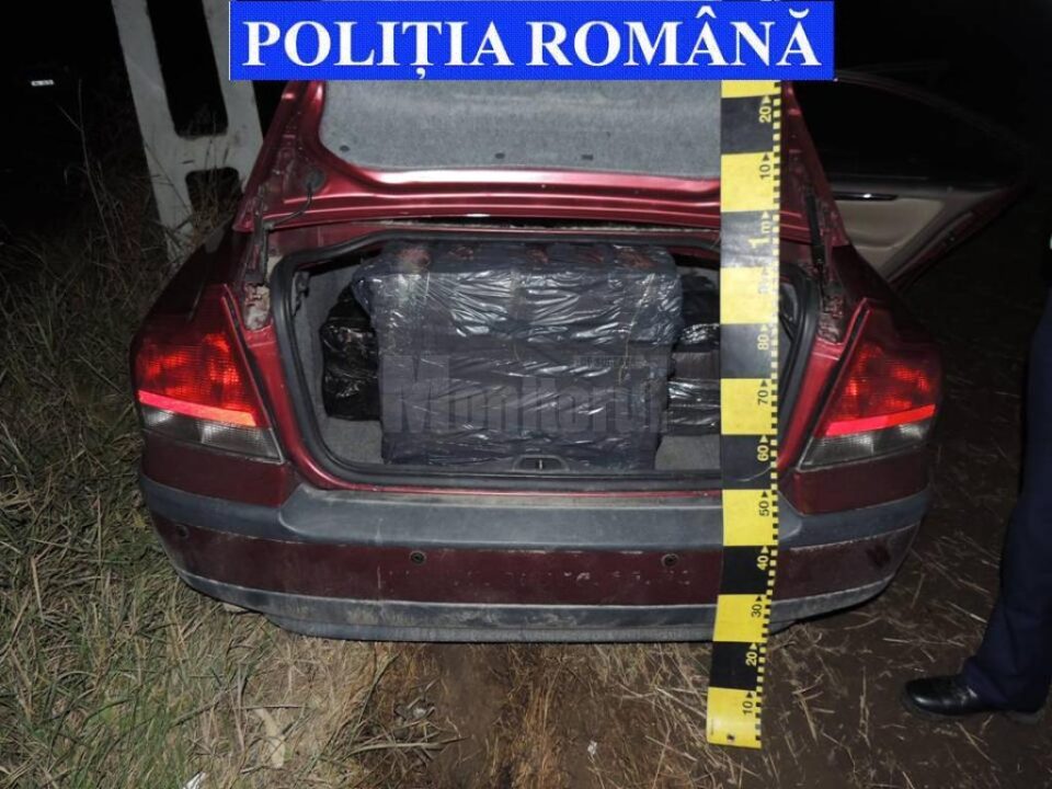 Mașina plină cu țigări de contrabandă