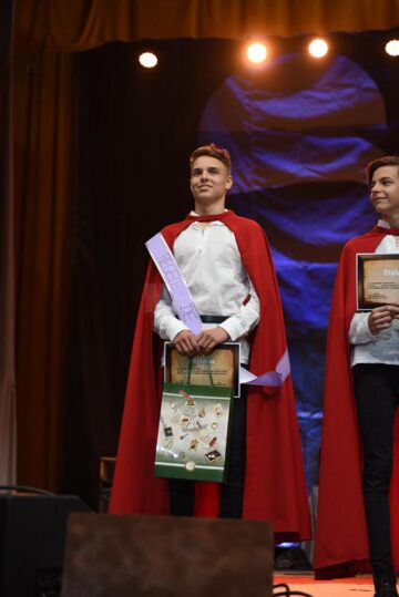 Colegiul Național „Petru Rareș” și-a ales regele și regina la castelul Camelot