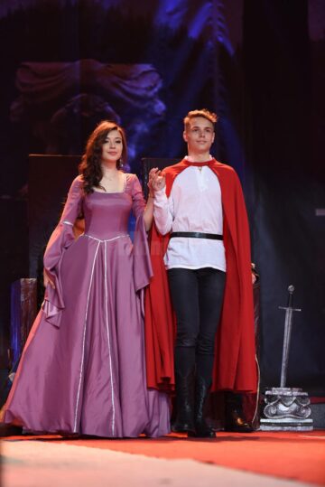 Colegiul Național „Petru Rareș” și-a ales regele și regina la castelul Camelot