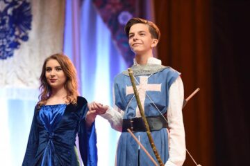 Colegiul Național „Petru Rareș” și-a ales regele și regina la castelul Camelot