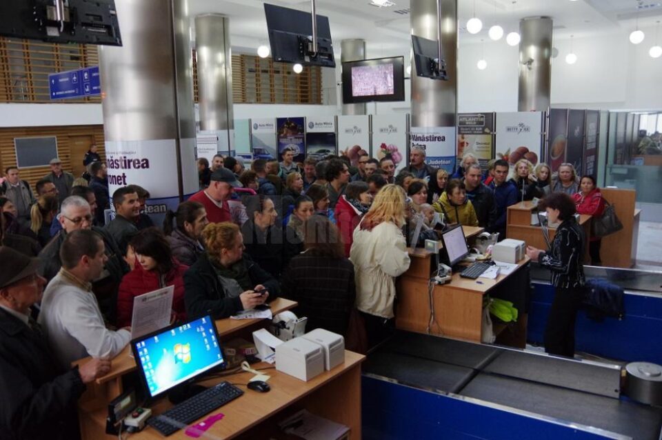 Pasagerii zborului Suceava-Milano, la un pas de revoltă după ce zborul a fost anulat