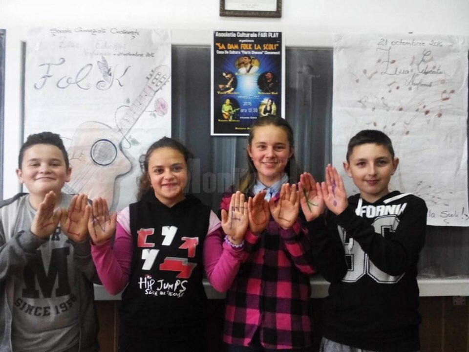 „Ziua Educației Nonformale”, sărbătorită de elevii Școlii Gimnaziale Ciocănești pe acordurile muzicii folk