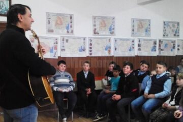 „Ziua Educației Nonformale”, sărbătorită de elevii Școlii Gimnaziale Ciocănești pe acordurile muzicii folk