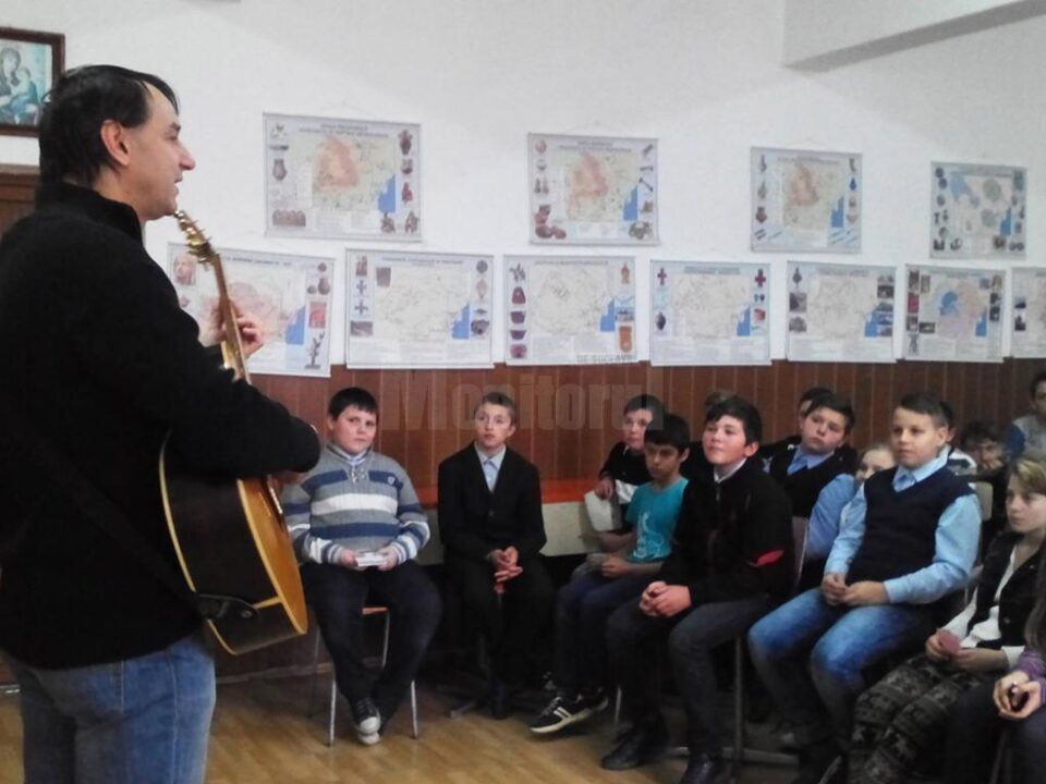 „Ziua Educației Nonformale”, sărbătorită de elevii Școlii Gimnaziale Ciocănești pe acordurile muzicii folk