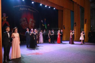 Spectacolul măștilor, pe scena Balului Bobocilor al Colegiului „Spiru Haret” Suceava
