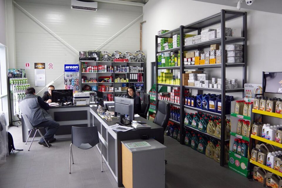 Magazinul Tehno Dinamic din Șcheia, cu piese și consumabile auto