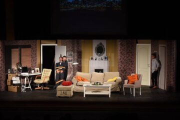Aplauze la scenă deschisă pentru actorii din comedia „Un bărbat pentru Sara”, jucată pe scena suceveană