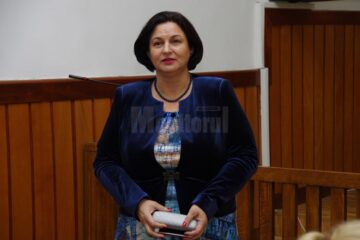 Simularea de proces, pusă în practică de studenți de la Facultatea de Drept din Suceava, cu sprijinul unor profesori și magistrați