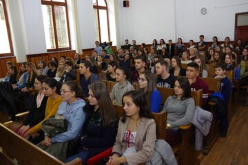 Simularea de proces, pusă în practică de studenți de la Facultatea de Drept din Suceava, cu sprijinul unor profesori și magistrați